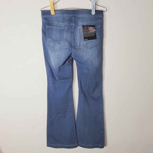 Cello Deluxe Comfort Stretch Size Medium Blue Flare Jeans RN#129203 Acid wash - Picture 3 of 14